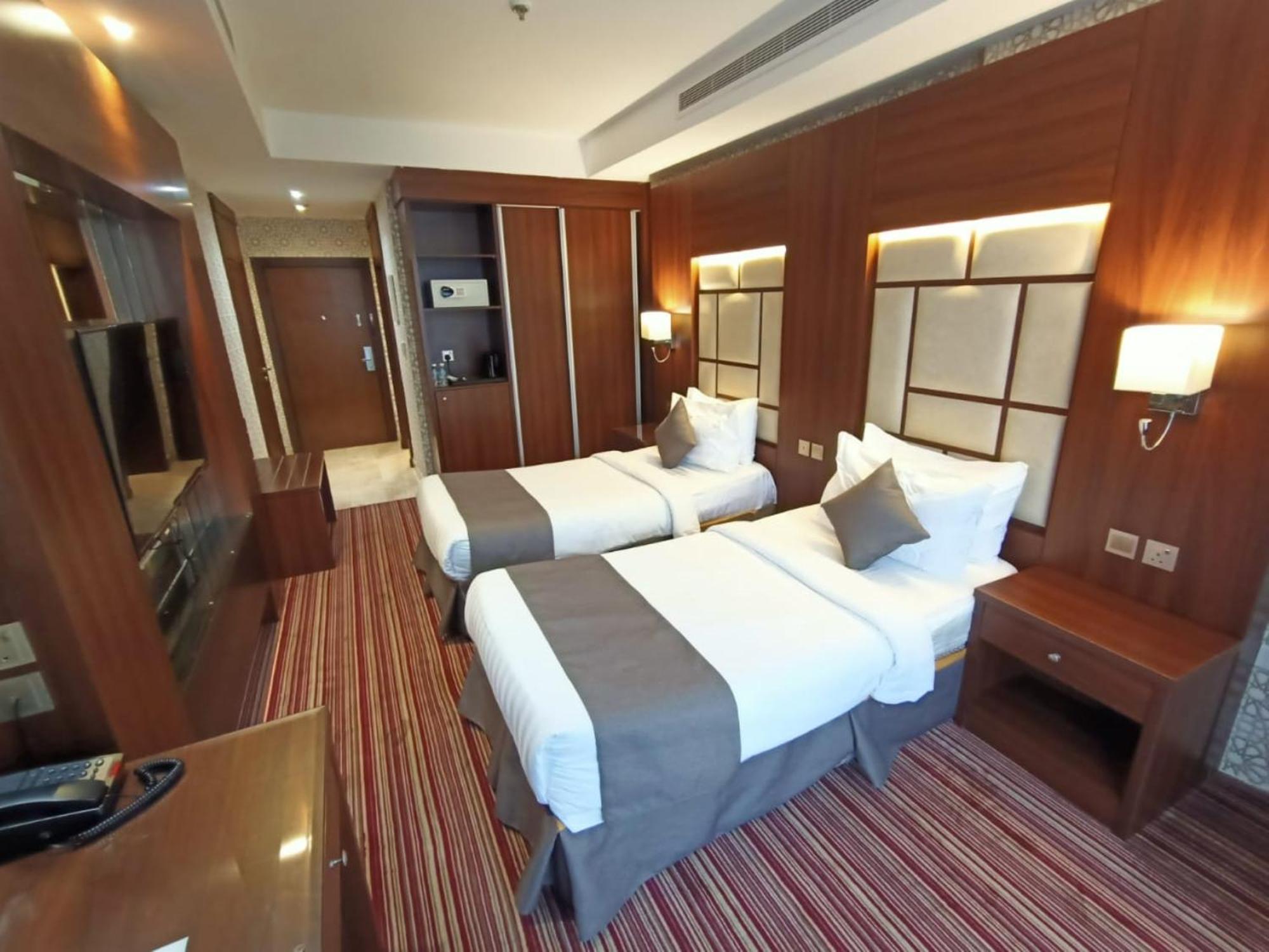Отель Quiet Jeddah Al Hamra Экстерьер фото