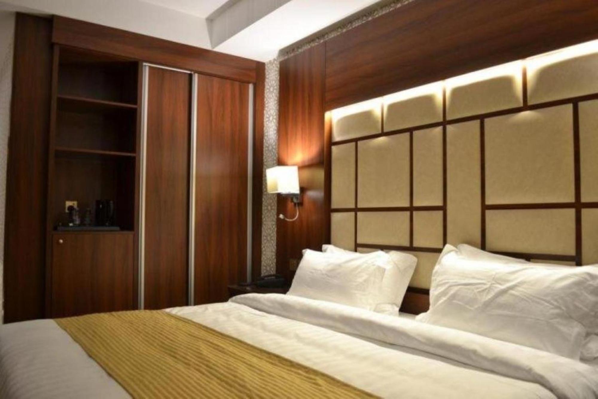 Отель Quiet Jeddah Al Hamra Экстерьер фото